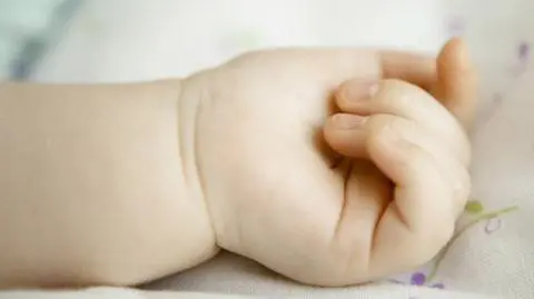 Dolny Śląsk: 18-latka urodziła dziecko, to utonęło w ubikacji