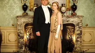 Plastikowa butelka wody na kominku to wpadka, jaką zaliczyła ekipa serialu "Downton Abbey", opowiadającym o brytyjskiej arystokracji z początku XX wieku