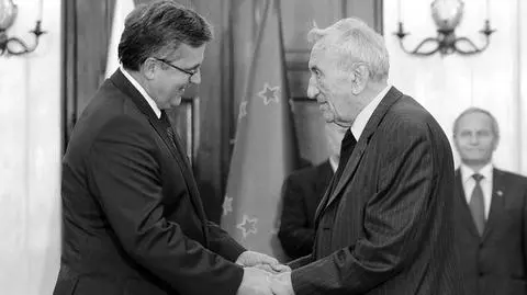 Wyraźnie wzruszony prezydent podziękował Mazowieckiemu za ostatnie 25 lat 