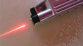 19-latek z Kalifornii oślepił małym wskaźnikiem laserowym dwóch pilotów