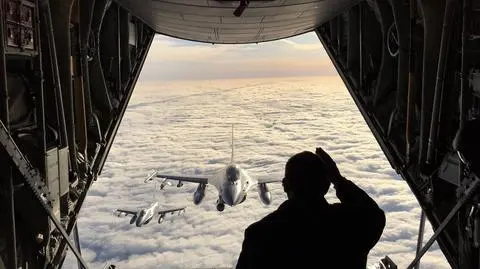 Premier spotkał z bliska F-16