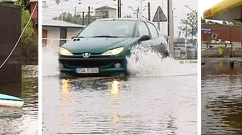 Straż się wycofuje, woda powoli wlewa się do Sandomierza
