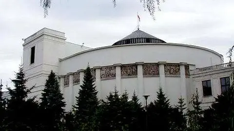 Posłowie na debecie pożyczają miliony