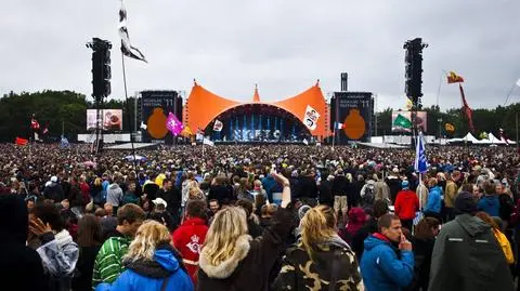 Spadły z 30-metrowej wieży. Jedna przeżyła