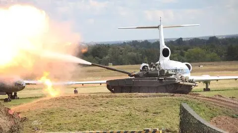 T-90A podczas efektownej prezentacji na targach zbrojeniowych