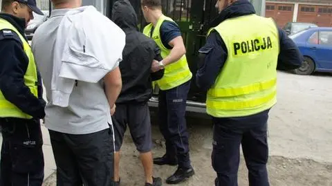 Podejrzani o atak na rodzinę Romów. "Przyszli z pochodniami, prętami i kamieniami"