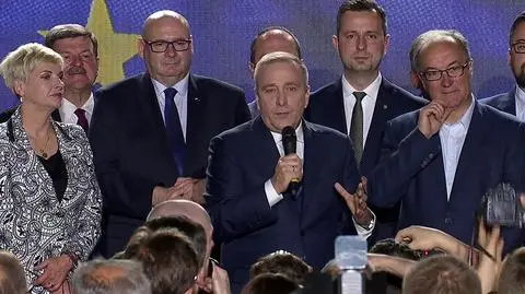 Grzegorz Schetyna gave a short speech surrounded by other leaders of the European Coalition