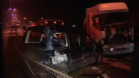 Ciągnik, autobus 
 i samochody - karambol w Łodzi