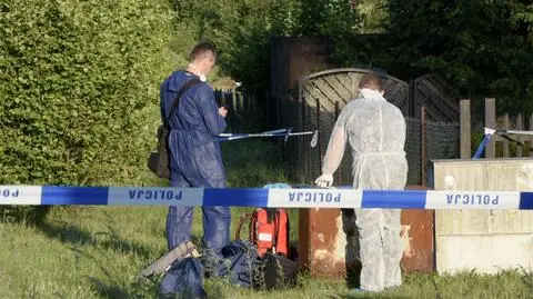 Ciało mężczyzny znaleziono przy ogrodzeniu