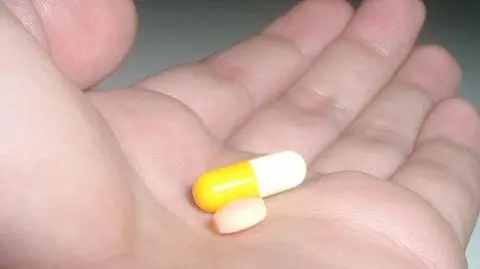 Sprzedawał w sieci leki wczesnoporonne. Chce się poddać karze