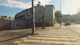 Sygnalizacja świetlna znajduje się przy ul. Garbary na wysokości ul. Północnej