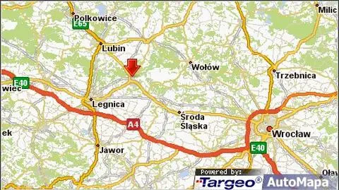 Ciężarówką w maszynę drogową. Jedna osoba nie żyje