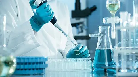 Wirus zika może się przenosić drogą płciową
