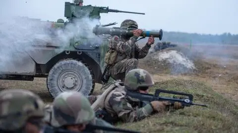 Niektórzy żołnierze zdezerterowali do organizacji terrorystycznych (wideo ćwiczeń wojsk z 22.12.2016)