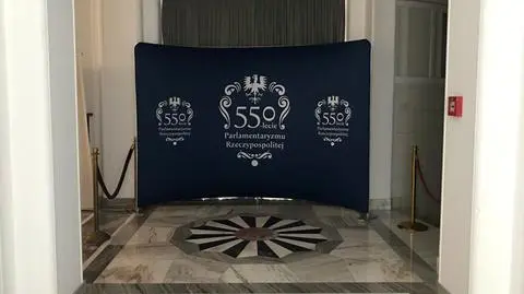 Gabinet Kuchcińskiego zastawiony banerem