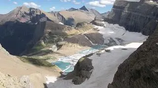 Park Narodowy Glacier znany jest z licznych klifów i polodowcowych jezior