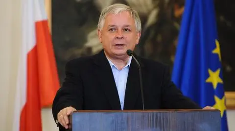 Prezydent cieszy się z tarczy