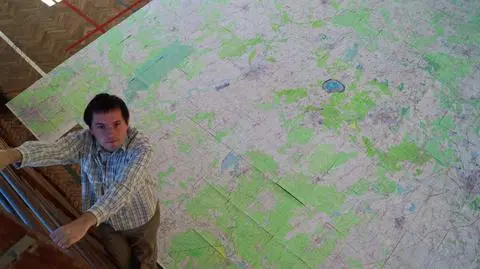 Rysuje wielką mapę Polski. "Mogę nie zdążyć w ciągu całego życia" 