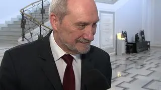Macierewicz nie odpowie za raport WSI