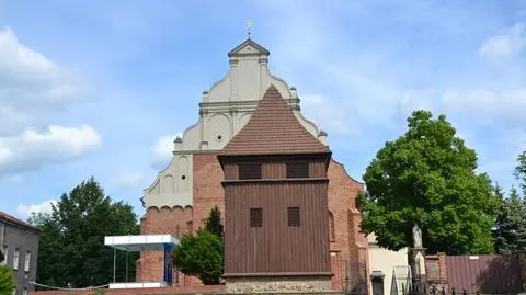 Zajrzą w zakamarki kościołów