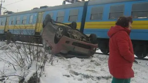 Wyszli bez szwanku z kolizji z pociągiem