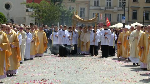 Prymas: w Boże Ciało Chrystus pragnie błogosławić nasze życie