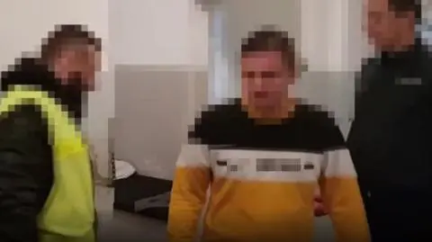 Nie miał prawa jazdy, za to oglądał amerykańskie filmy. Uciekał przed policją