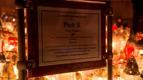 Piotr Szczęsny podpalił się na warszawskim placu Defilad 19 października
