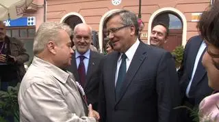 Były prezydent wspiera konkretnych kandydatów startujących do parlamentu z list Platformy Obywatelskiej. Zabrał też głos w sprawie uchodźców.