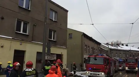 Katowice. Zawaliła się piwnica. 4 osoby uwięzione