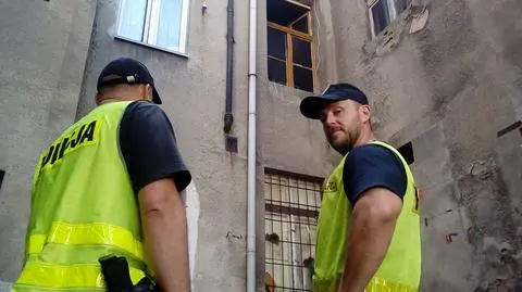 Gubin: Policjanci wynieśli mężczyznę z płonącego domu