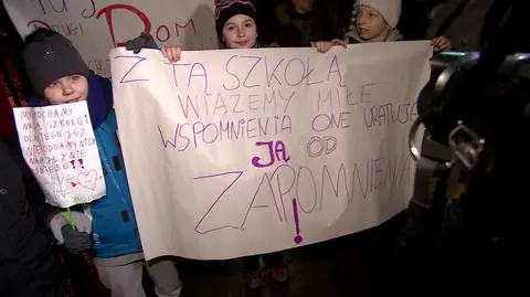 Protest przeciw likwidacji Szkoły Podstawowej nr 107 we Wrocławiu