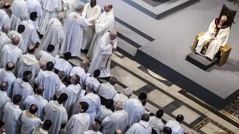 Papież Franciszek: "Wielkie" zasługi Benedykta XVI w walce z pedofilią