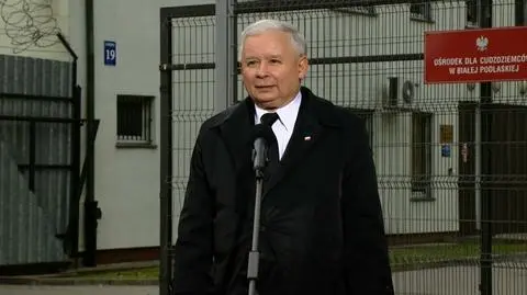 Jarosław Kaczyński w ośrodku dla uchodźców