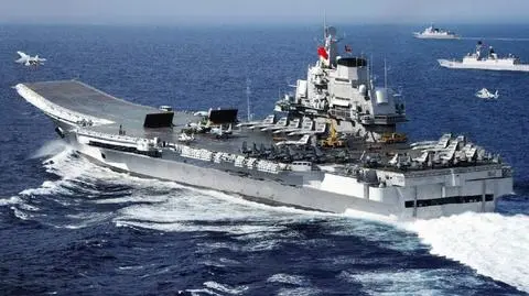 Chiny: dwóch mężczyzn skazanych za sprzedaż zdjęć lotniskowca