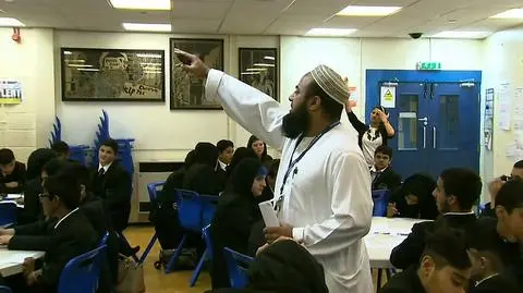 Przedmiot "Przeciwdziałanie ekstremizmowi" w brytyjskich szkołach