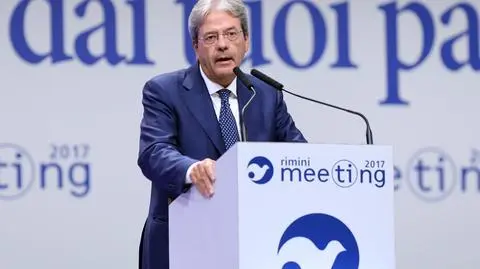 Premier Włoch Paolo Gentiloni o ratowaniu imigrantów i uchodźców