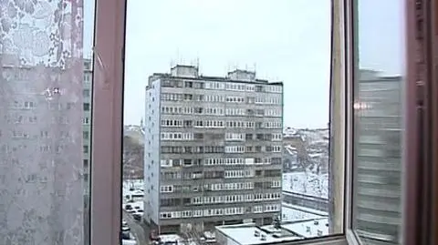 Dzieci wypadły z VII piętra