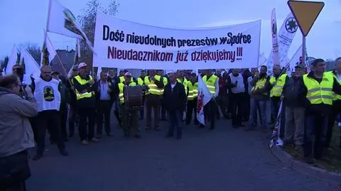 Górnicy protestowali przed JSW. "Dość nieudolnych prezesów. Nieudacznikom już dziękujemy"