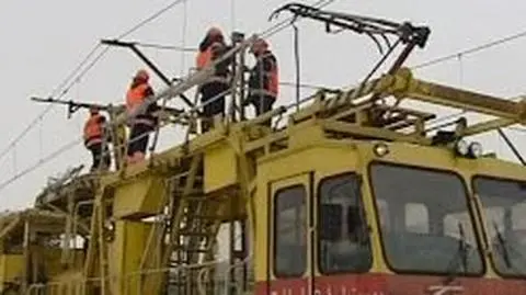PKP walczy na torach, ale lód wygrywa z koleją