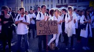 Protestujący lekarze domagają się zwiększenia nakładów na służbę zdrowia