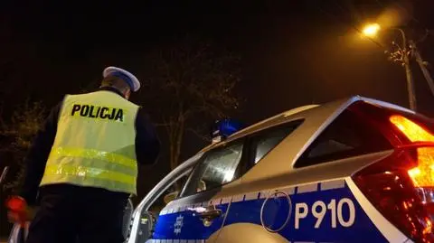 Kozy: prawie zderzyła się z busem i wjechała do rowu