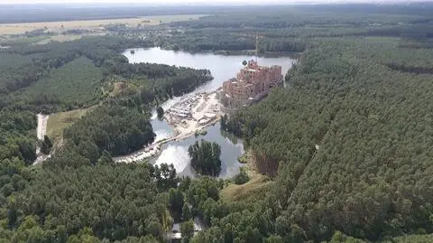 Zamek w Stobnicy. Prace trwają mimo kontroli