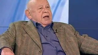 Nagranie i ujawnienie rozmowy Józefa Oleksego z Aleksandrem Gudzowatym zaskoczyło Jerzego Urbana. Zdaniem redaktora naczelnego tygodnika "NIE", biznesmen nagrał rozmowę po to by "mieć oręż w ręku korzystny dla ekipy rządzącej". (TVN24)