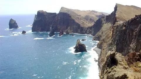 Słoneczny archipelag niepodległy?