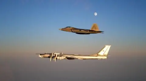 Rosyjskie "niedźwiedzie" w pobliżu Kalifornii. Spotkały F-22 i F-15