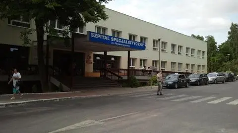Choremu z wirusem kazali jechać do szpitala pociągiem