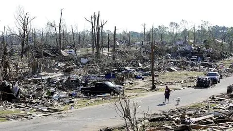 Znak porwany przez tornado przelaciał 180 km