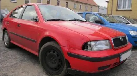 Potrącił rowerzystkę i uciekł. Zatrzymała go policja