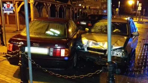 16-latek uszkodził dwa samochody i znak drogowy